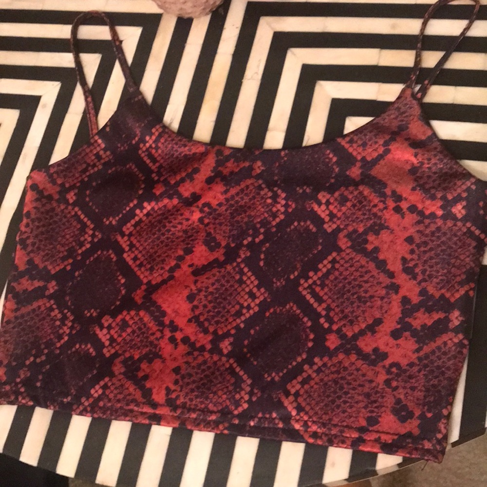 RED SNAKE CROP TOP